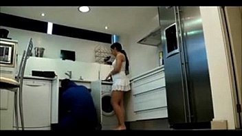 Fun with the plumber - XVIDEOS com